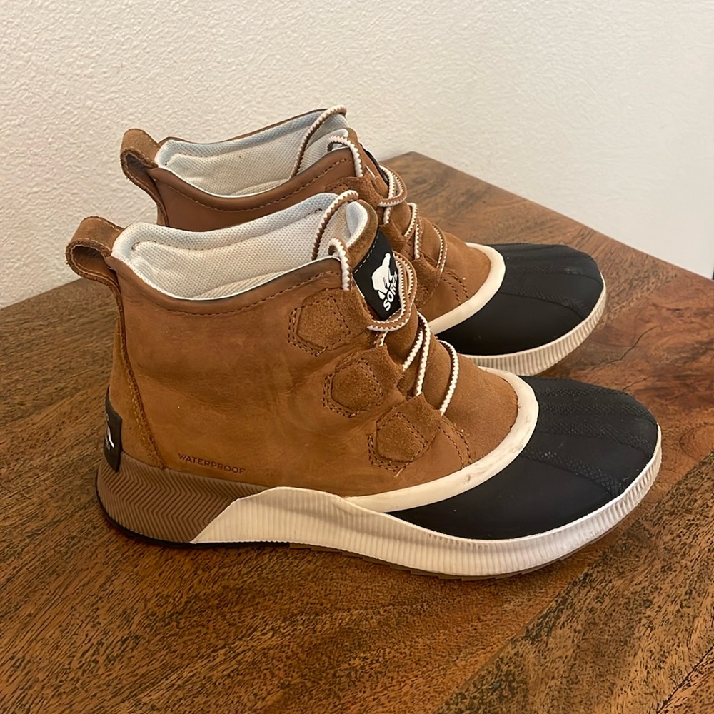 Sorel women’s boots size 8.5
